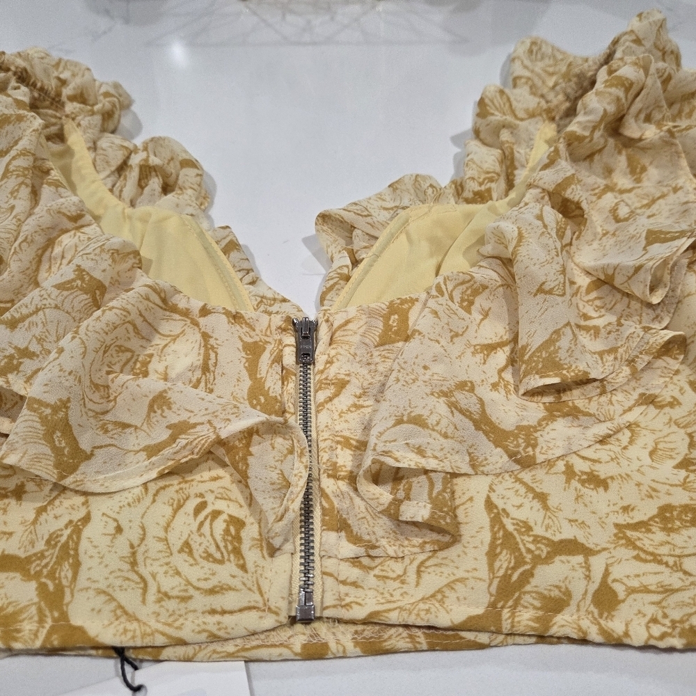 Hello Molly Lemon Print Ruffle Blouse Size M. - Picture 8 of 11